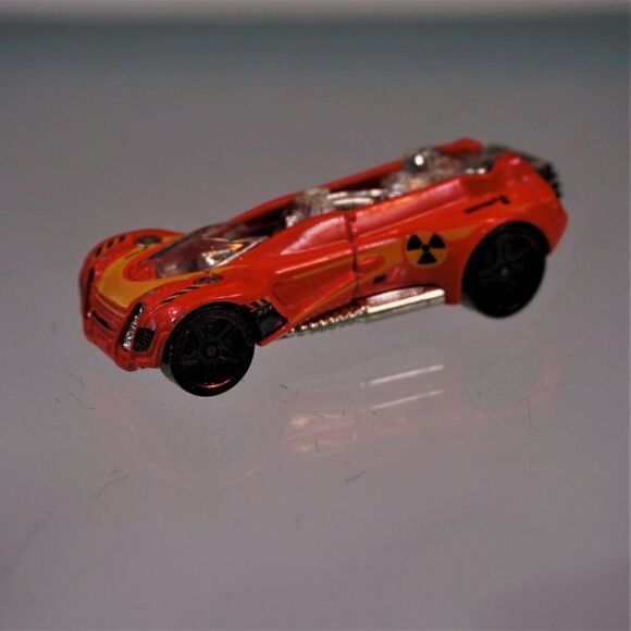 Hot Wheels Gearonimo Orange Yellow Track Stunts Diecast Car Mattel 2011 - Picture 4 of 9